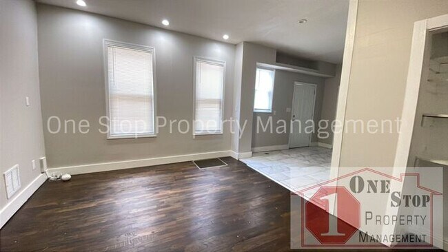 Foto del edificio - Beautiful 4 Bedroom 2 Bathroom Home in Kan...