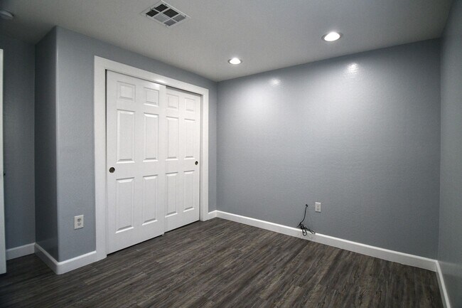 Foto del edificio - Within Walking Distance To Grand Canyon University