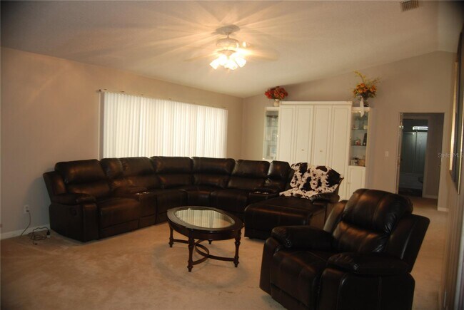 Foto del edificio - 21708 Royal St Georges Ln