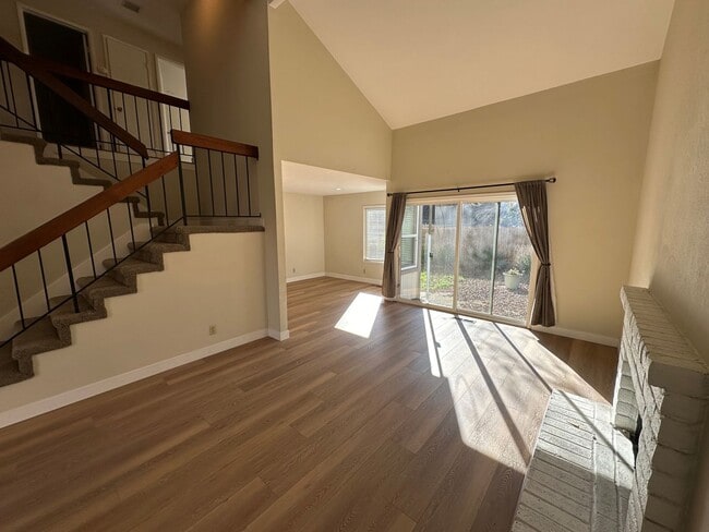 Foto del edificio - 3 Bed 2.5 Bath In Walnut Creek