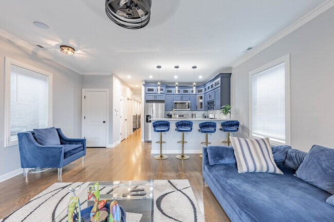 Foto del edificio - 4634 S Langley Ave