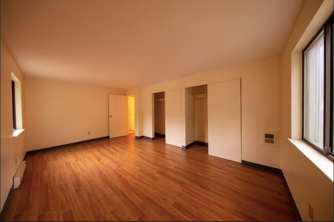 Building Photo - 15 Village Hill Ln