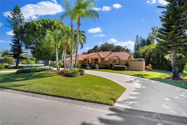 Building Photo - 264 Henley Dr
