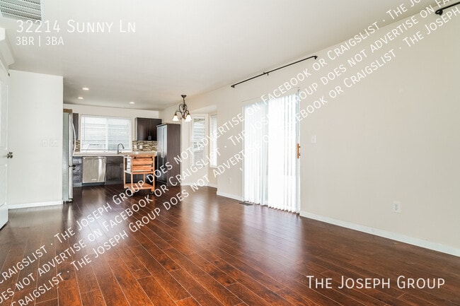 Foto del edificio - 32214 Sunny Ln