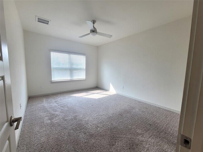 Foto del edificio - 7701 Lowenfield Dr