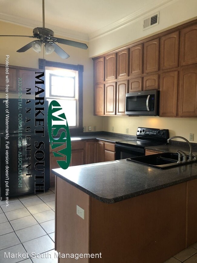 Building Photo - 3 br, 3 bath House - 213 W. Duffy Street