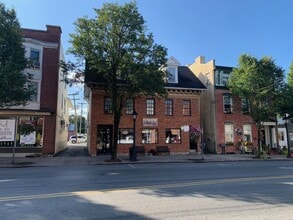 Building Photo - 18 W King St