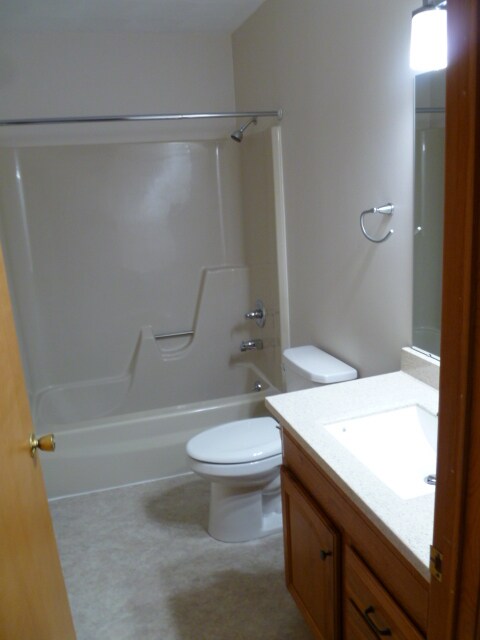 2E-Baño - 1303 Jenkins St