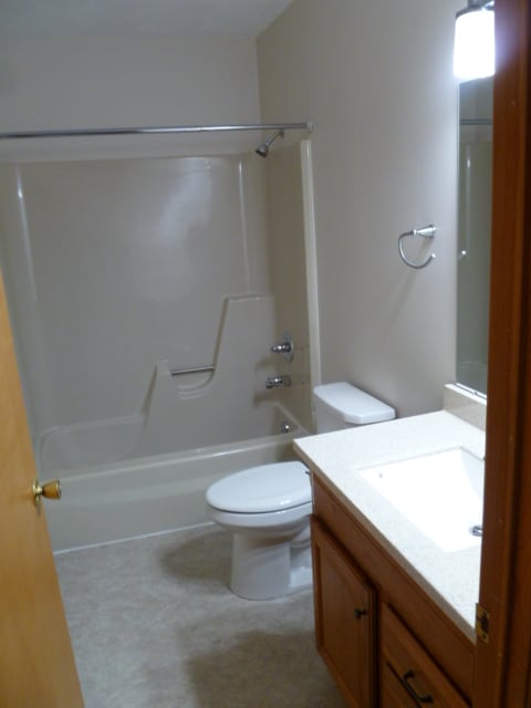 2E-Bathroom - 1303 Jenkins St