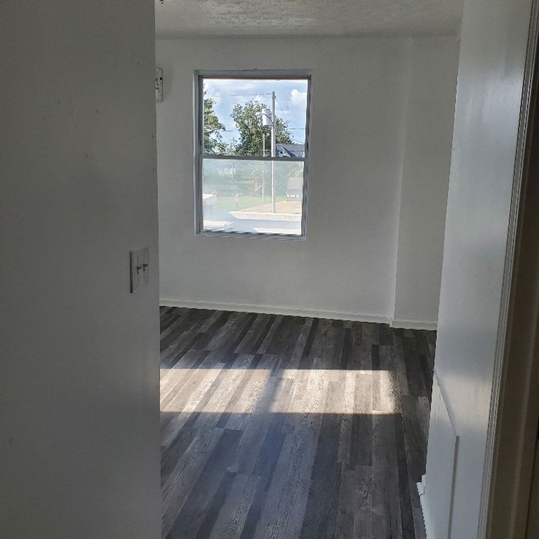 546 E Erie Ave Lorain, OH 44052 – photo 1