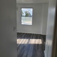 Building Photo - 546 E Erie Ave