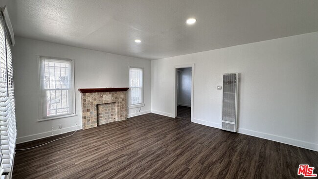 Foto del edificio - 1709 W 70th St