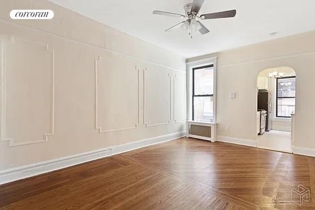 Building Photo - 528 5th St