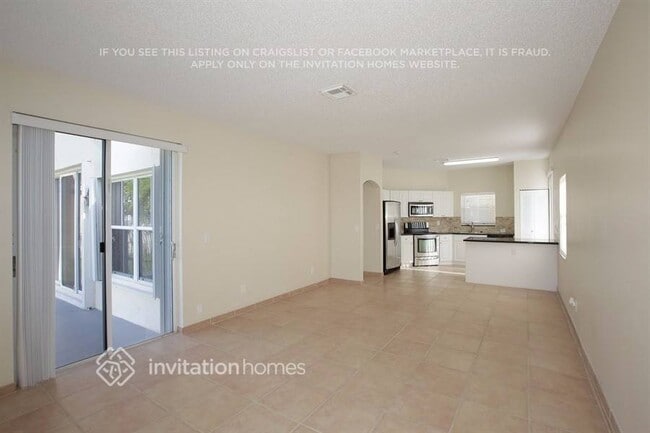 Foto del edificio - 18542 NW 22nd St