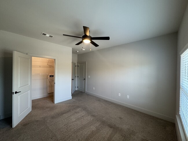 Interior Photo - The Crest at South Point