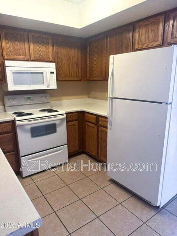 Foto del edificio - 1075 E Chandler Blvd