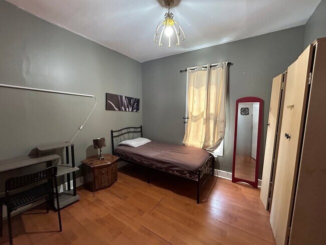 Photo du bâtiment - 337 Maxwell St