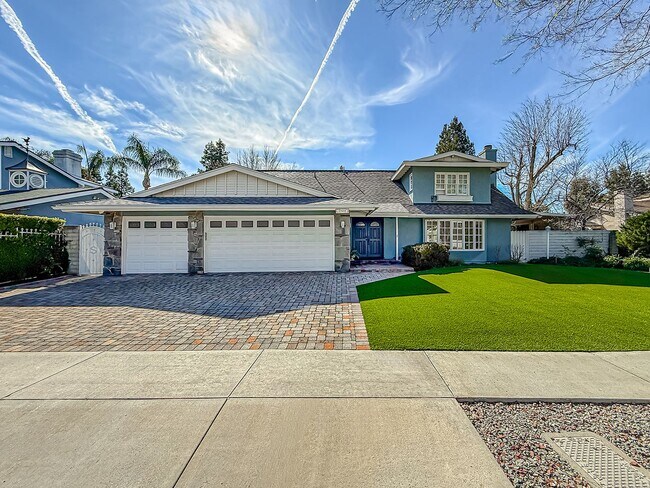 Foto del edificio - Upgraded Calabasas 4BR w/pool + spa, views + solar panels!