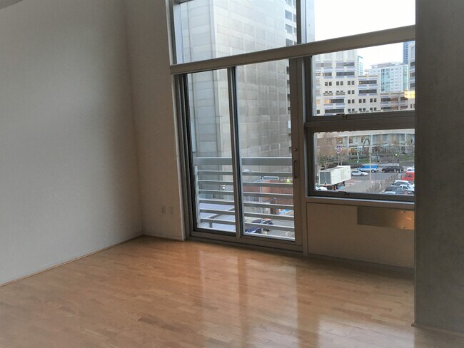 Building Photo - 77 Dow Pl