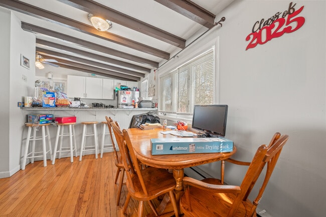 Building Photo - 5 Cobblestone Rd