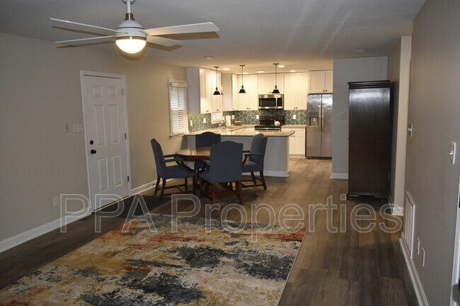 Building Photo - 2894 Willow Cove Dr