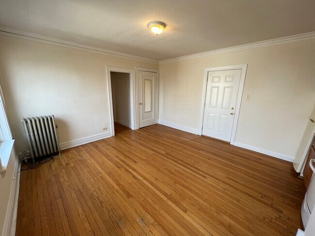 Foto del edificio - 2717 W Lawrence Ave