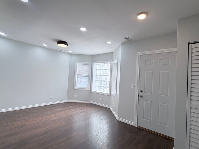 Foto del edificio - 4613 S St Louis Ave