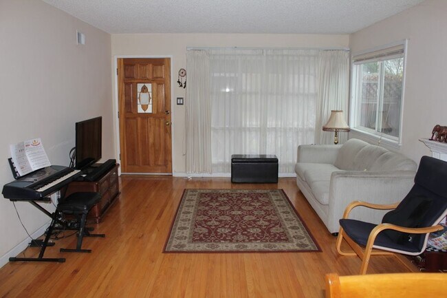 Foto del edificio - STATELY 3 Bed/2 Bath Home in Excellent, Qu...