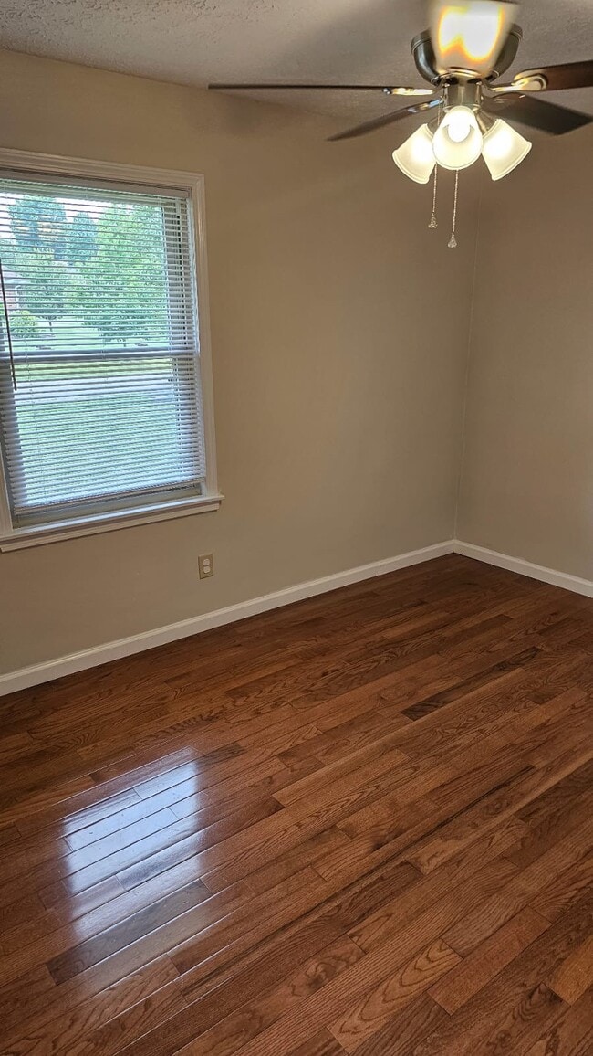 Photo - 273 Circle Dr House