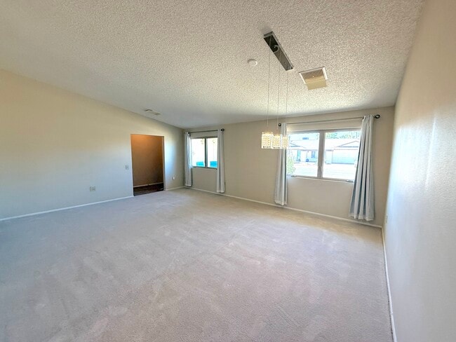 Front Livingroom w/Vaulted Ceilings - 13106 W Paintbrush Dr