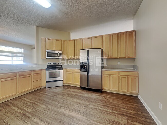 Building Photo - 23856 Flora Parke Boulevard