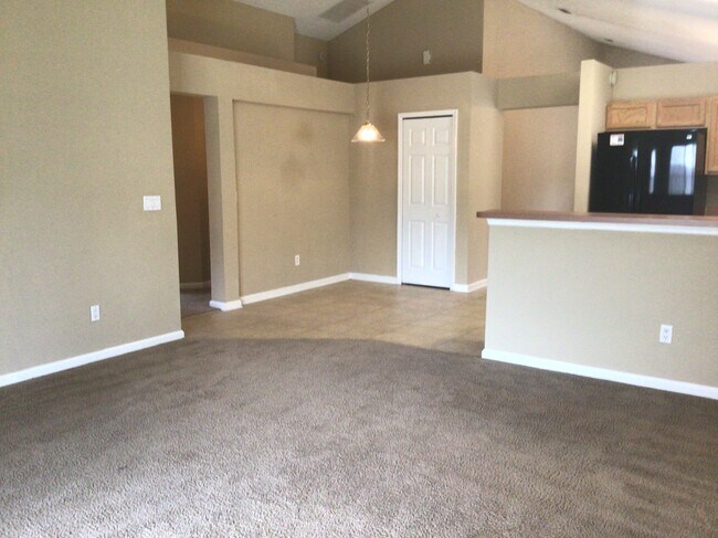 Building Photo - 10949 Acorn Park Drive E