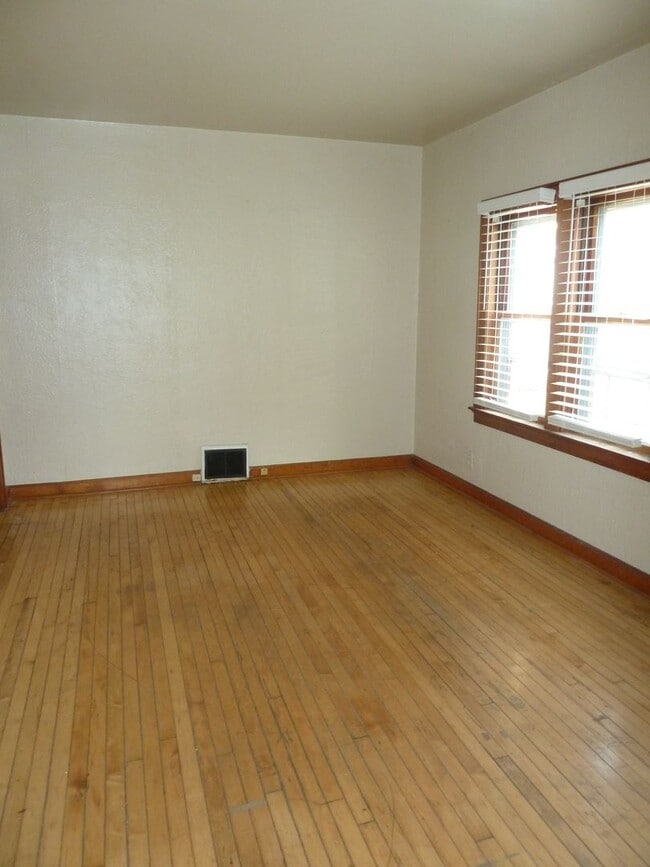 Foto del edificio - 2359 S Kinnickinnic Ave