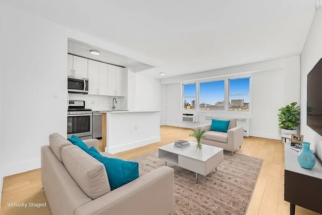 Building Photo - 15 W 139th St