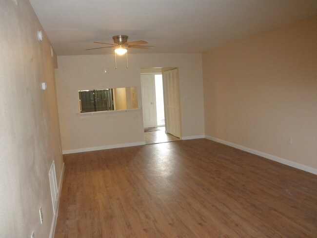 Building Photo - 5705 Summerside Ln
