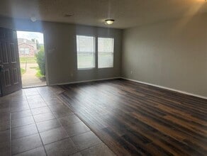 Building Photo - 1202 Scottsdale Dr