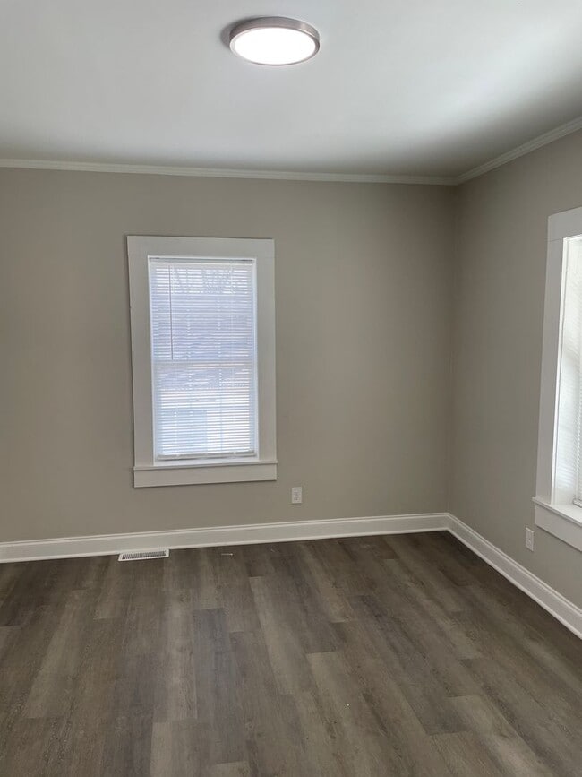 Foto del edificio - 417 E Twenty-Seventh St