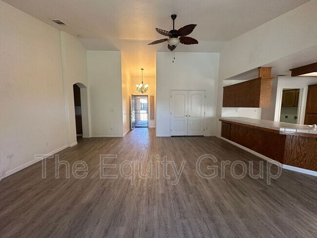 Foto del edificio - 2322 E Beech Ct