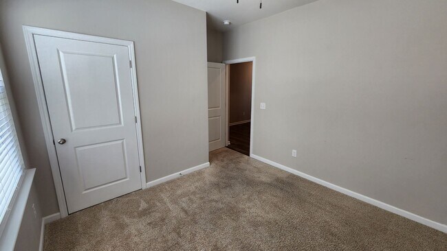 Foto del edificio - Simpsonville - Howards Park - One Level 4B...