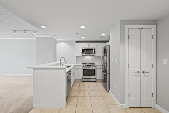 Foto del edificio - 777 7th St NW