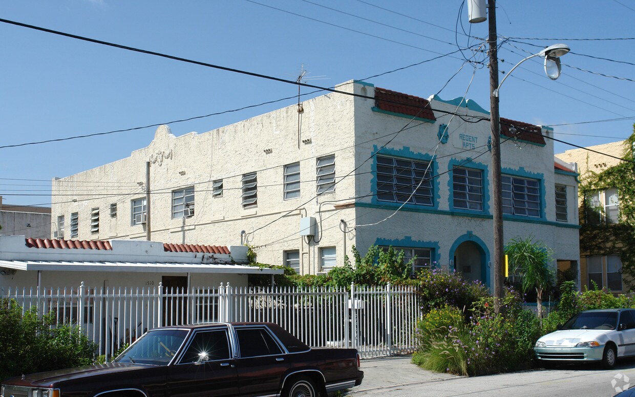Building Photo - 1520 SW 5th St
