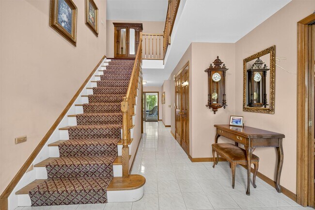 Foto del edificio - 92 Brook Hollow Dr