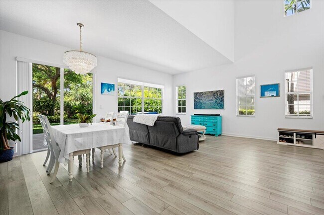 Foto del edificio - 956 Mill Creek Dr
