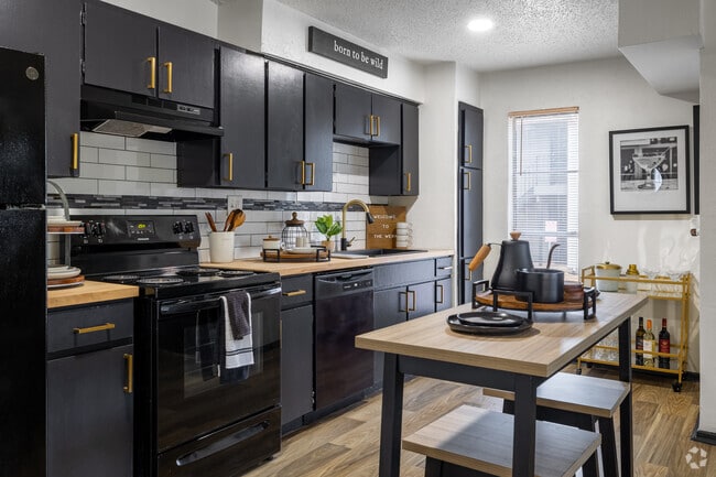 2BR, 2BA Kitchen - The WerX