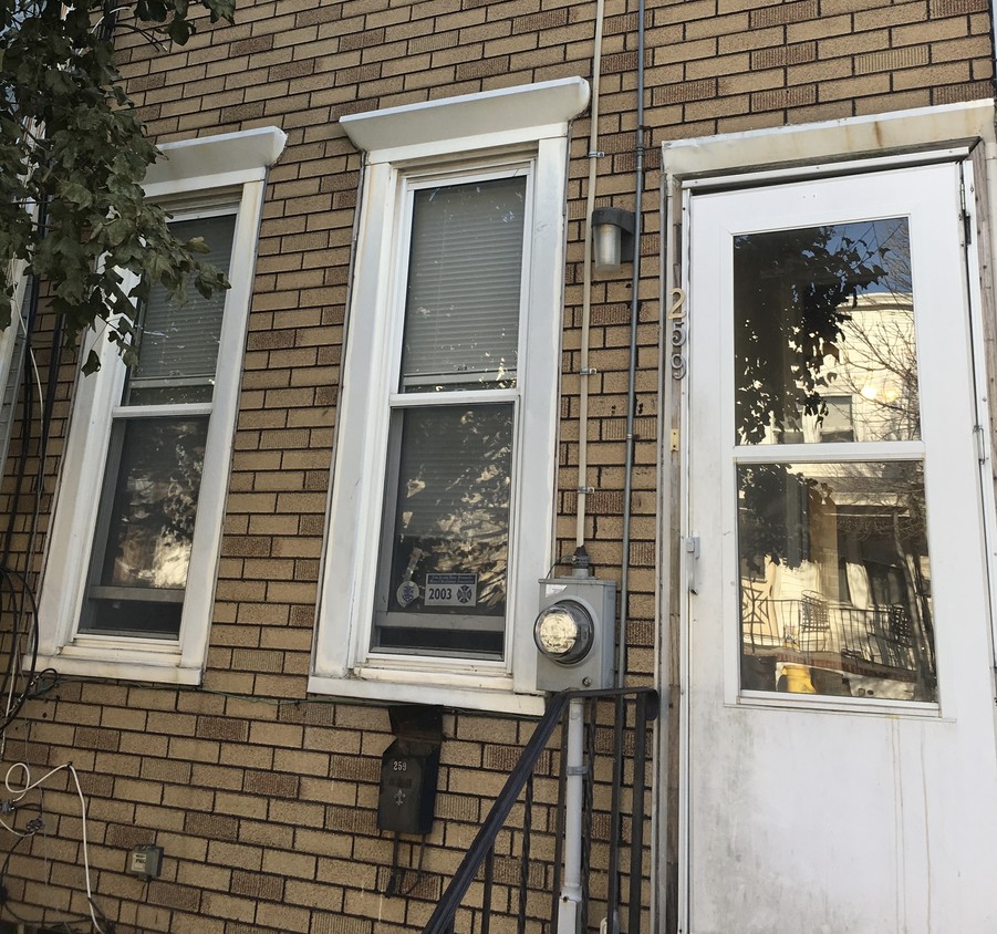 Foto principal - 259 Cummings Ave