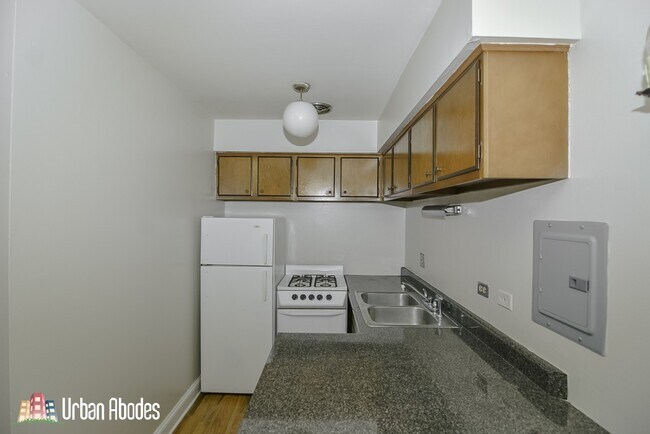 Foto del edificio - 648 W Wrightwood Ave