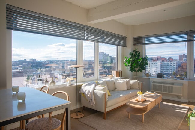 Building Photo - Newark Urby