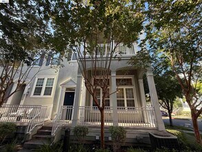 Building Photo - 3687 Whitworth Dr