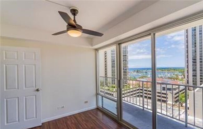 Foto del edificio - Pet Friendly, Secured, Lanai, AC, Private W&D