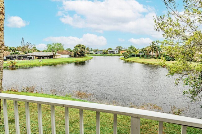 Foto del edificio - 1651 Hawthorne Pl